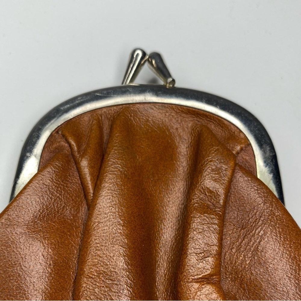 Vintage Brown Leather Coin Purse with Distinct Kiss Lock - Picture 3 of 8